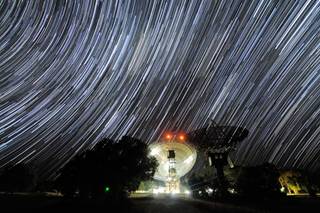 http://www.nature.com/polopoly_fs/7.28142.1437396508!/image/1.18016WEBC0113972-Star_trails_over_Parkes_Observatory-SPL.jpg_gen/derivatives/landscape_630/1.18016WEBC0113972-Star_trails_over_Parkes_Observatory-SPL.jpg