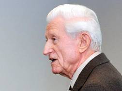 说明: http://spectrum.ieee.org/img/111315Amdahlwikipedia-1447433004345.jpg